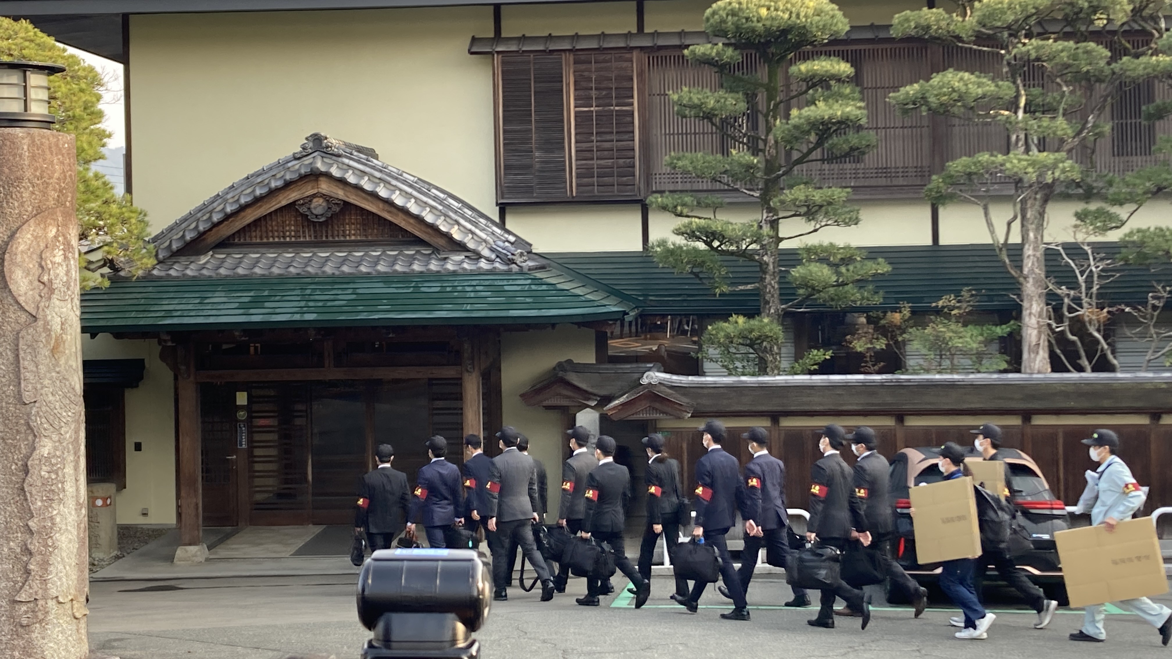 大浴場お湯換え年２回だけ　警察が「大丸別荘」を家宅捜索　福岡県からの刑事告発受け